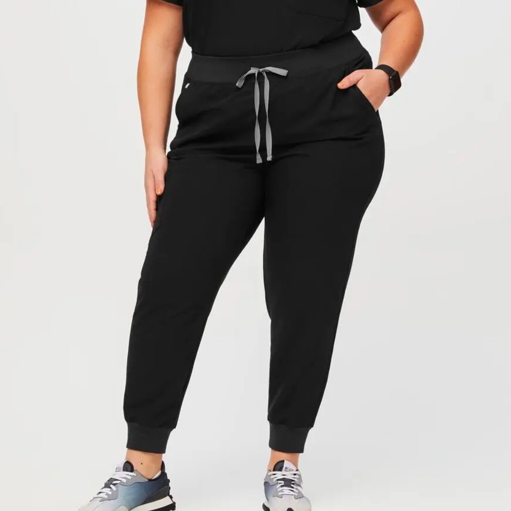 •FIGS• Zamora Jogger Scrub Pants Black